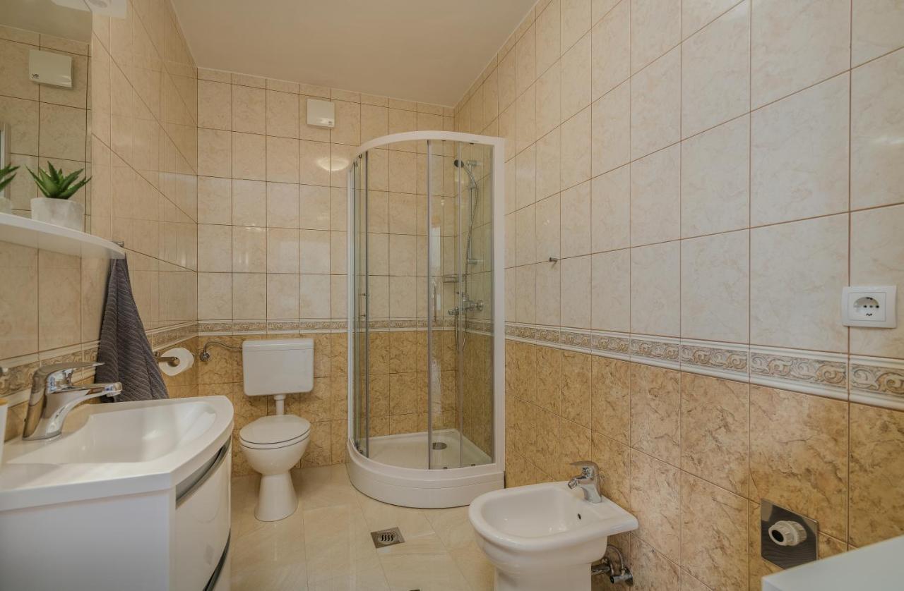 מאלינסקה Apartments Kvarner מראה חיצוני תמונה