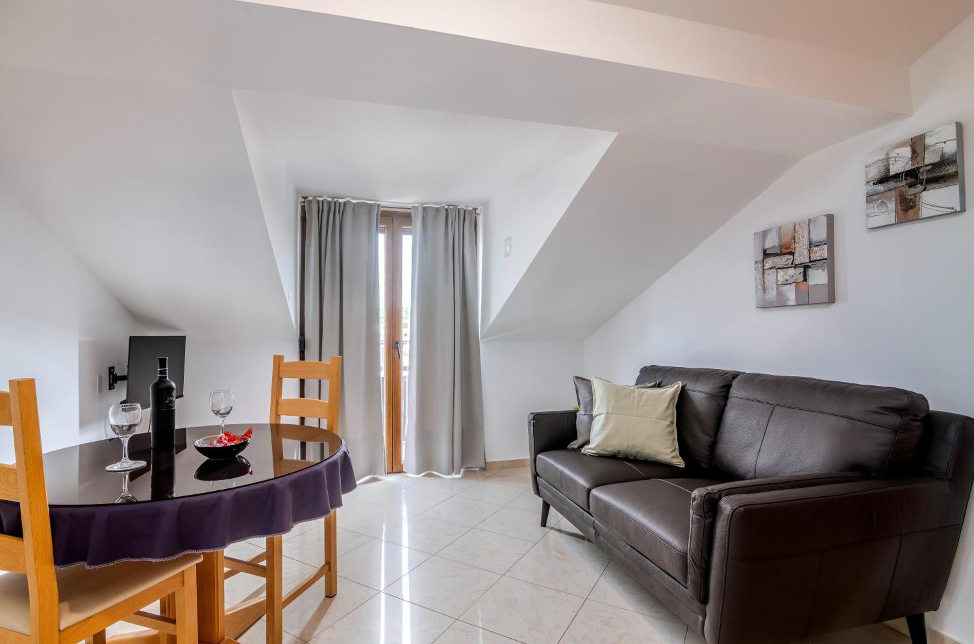 מאלינסקה Apartments Kvarner מראה חיצוני תמונה