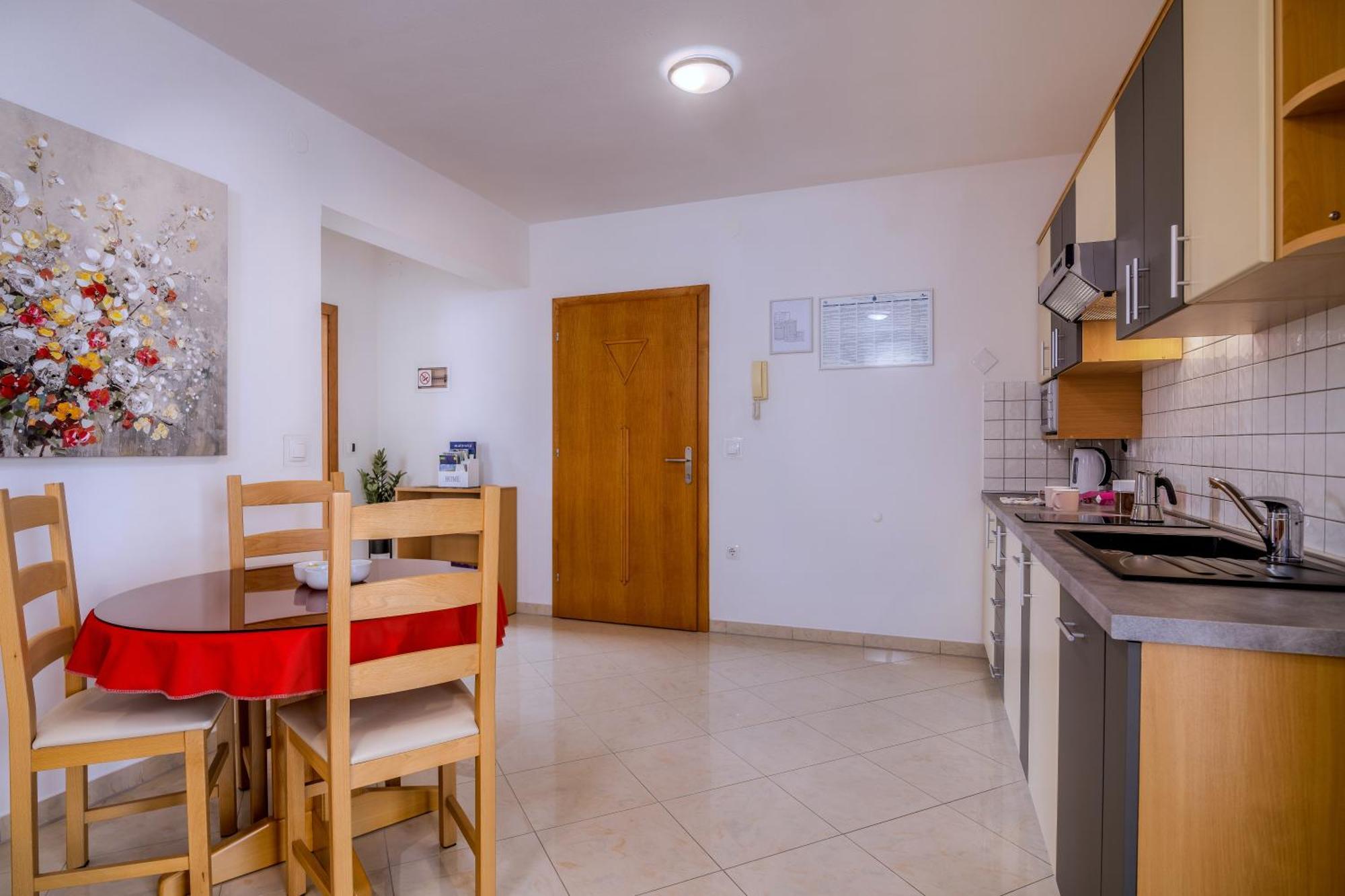 מאלינסקה Apartments Kvarner מראה חיצוני תמונה